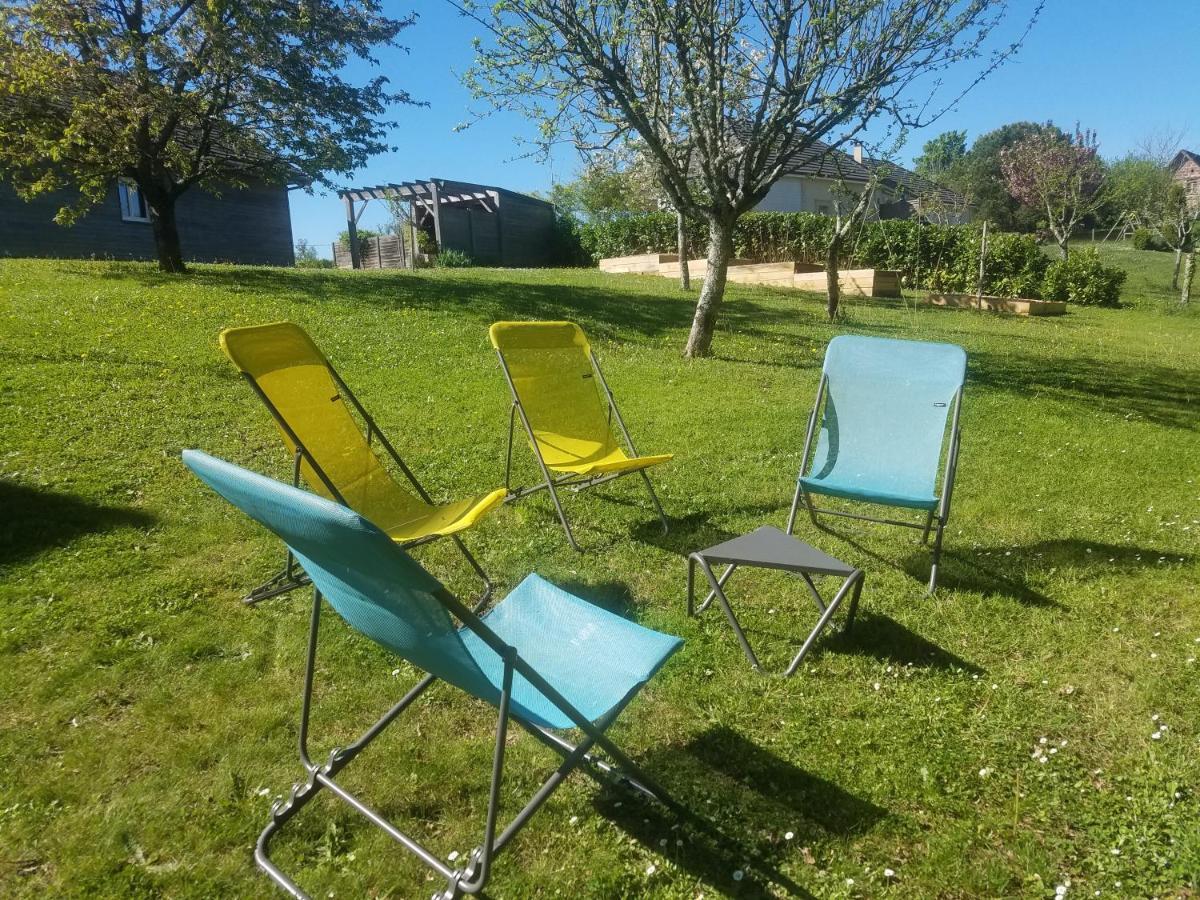 Gite De La Tuillere, Maison Contemporaine En Bois Avec Vue Et Piscine Saint-Aulaire Экстерьер фото