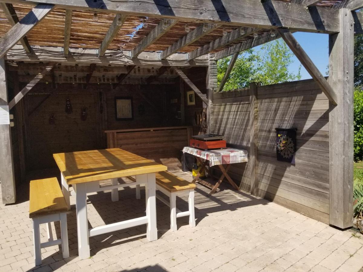 Gite De La Tuillere, Maison Contemporaine En Bois Avec Vue Et Piscine Saint-Aulaire Экстерьер фото